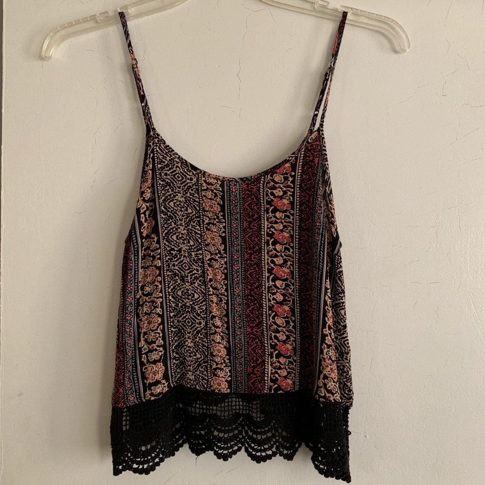 Floral Printed Lace Tank Top - Picture 9 of 12